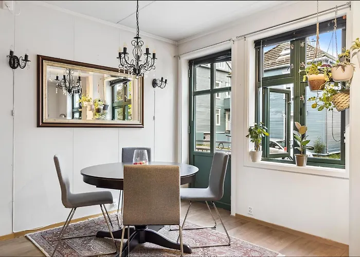 Stylish & Modern Apartment, In Centre !